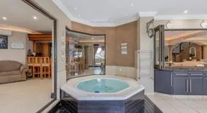 Palms On Byrne 5 Bed 6 bath 10 sleeper Tuscan Villa and Jacuzzi - Image 3