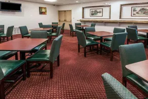 Days Inn by Wyndham Columbus North - Image 4