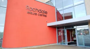 Spacious Apartment Near Rochdale Centre Train Tram Bus Free Parking Fast Wi-Fi - Image 2