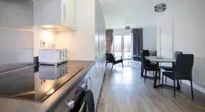 Stylish 2 Bedroom House - Village Location - Image 4