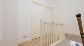 Modern 3-Bed House Nr City Centre & Hospital - Free Parking - Wifi - Image 3