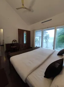 Riverview 6 bedroom Villa with infinity pool - Image 2