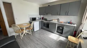 Unit 1 Island View Apartments - Town Centre Walk To Everything - Image 2