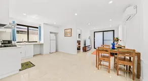 Aurora Airport House-Free Parking, Easy Transit nr Optus Stadium, casino, shopping center - Image 2