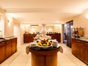 Courtyard Hotel Sandton - Image 3