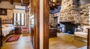 MAROYDA STONEHOUSE - Image 2