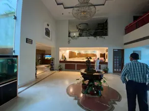 Hotel Meraden Grand - Image 3