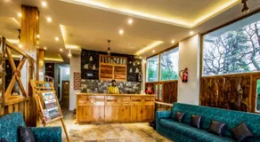 LA Riqueza Kanatal - Enjoy Evening Time on Beautiful Rooftop Terrace Restaurant viewing the Gangotri Mountains & Himalayas - Image 5