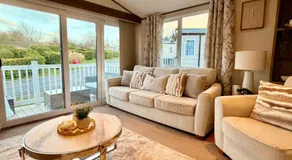 Archerfield Luxe Lodge - Image 2