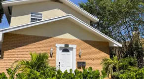 2BR Comfortable Downtown House Near Beach and More - Image 3