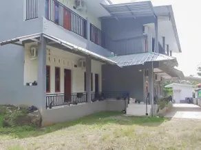 Penginapan Al Firdausi Syariah Mitra RedDoorz - Image 3
