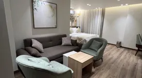 Lake Plaza Luxury Rooms - Image 2