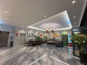Kerry Hotel - Image 5