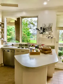 ONE Bedroom  with Ensuite- Entire House, Private. Stunning Views - Image 5