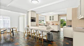 Loftus Spacious Getaway - Image 3