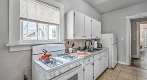 Your Midtown Getaway - Central, Walkable and Calm - Image 5