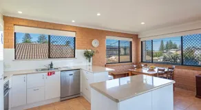 Elsewhere 3 - LJHooker Yamba - Image 2