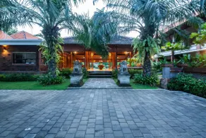 Walking Distance to Harbor & Near Beach+Breakfast - Image 5
