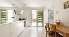 Big Villa Tauro with Private Heated Saltwater Pool & Jacuzzi & BBQ & Game Room & Arcade Games - Image 4