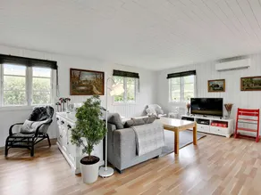 Renoveret sommerhus nær fjord - Stor terrasse, have & plads til 7 gæster - Image 3