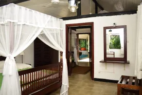 BERRYCOVE BUNGALOW - Image 2