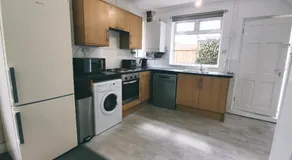 Free Parking, Ideal for long term contractor, etc stays, Fast WIFI, 3 miles 7 mins drive to Nissan, 15 mins to Sunderland Newcastle, Regular Housekeeping Options - Dwellcome Home Ltd 3 DOUBLE Bedroom House Boldon - see our site for assurance - Image 5