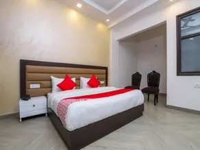 OYO 18607 Prime Stay - Image 1