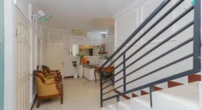 Urbanview Hotel Syariah Near Gelora Delta Sidoarjo - Image 4