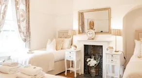 No22 Chester Racecourse Townhouse - Image 2