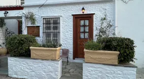 Perakis Apartments - Image 5