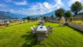 Riaso Luxury Villas Landing Site Bir - Image 2