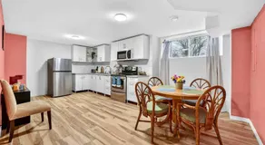 Spacious 1 BD + 1 Den near Marina and Canal - Image 5