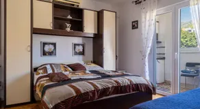 Yellow house apartments - Image 2