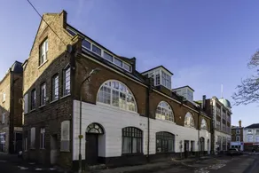 6 Di's Residence - Image 5