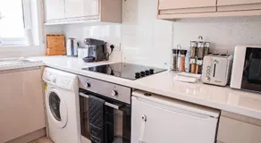 Millburn Apartment - Image 2
