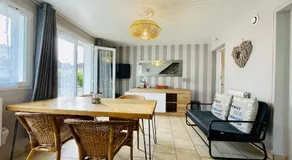 Appartement à quelques pas de la plage avec jardin - Image 2