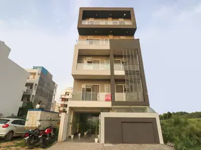 Hotel O Golf Inn Rooms - Image 3