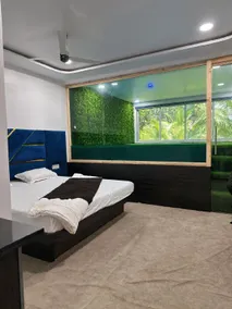 Royal stay inn beach front hotel, private pool - Image 2
