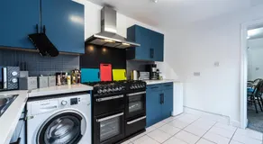 Jesouth Homey 5 Bedrooms 9 Beds - Contractors - Leisure - Central Location - Image 3