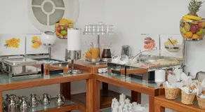 Zoe's Club - Image 5