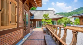 Yongin Yejik Hanok Pension - Image 2