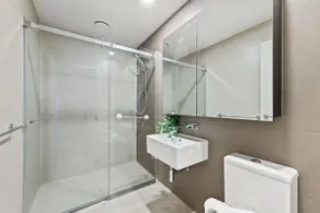 Modern 2BR on Collins Skyline Views & Parking - Image 5