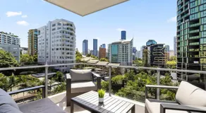 Lux Style Spacious 2 Bed 2 Bath Apt, Pool , Parking - Image 5