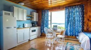 Friars Bay Inn & Cottages - Image 4