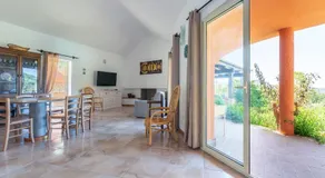 Villa mit Terrasse, Pool und Grill | Bergblick | Perfekt für die Arbeit von Zuhause - Image 3