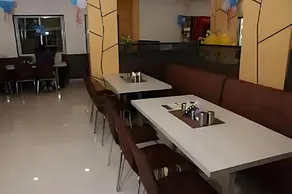 HOTEL CVR GRAND - Image 4