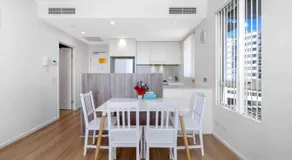 Modern 2BR Apartment - Image 5