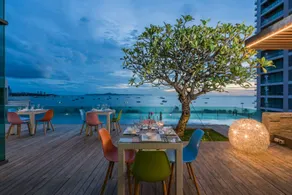 Seven Zea Chic Hotel - Image 2