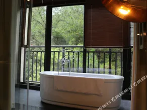 Ginkgo Queen Hotel - Image 5