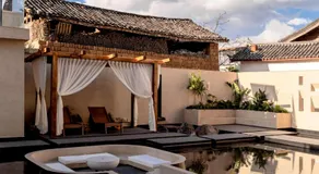 Lingbai Magnolia Trail – Boutique Guesthouse with Private Onsen & Snow Mountain Views in Baisha - Image 4